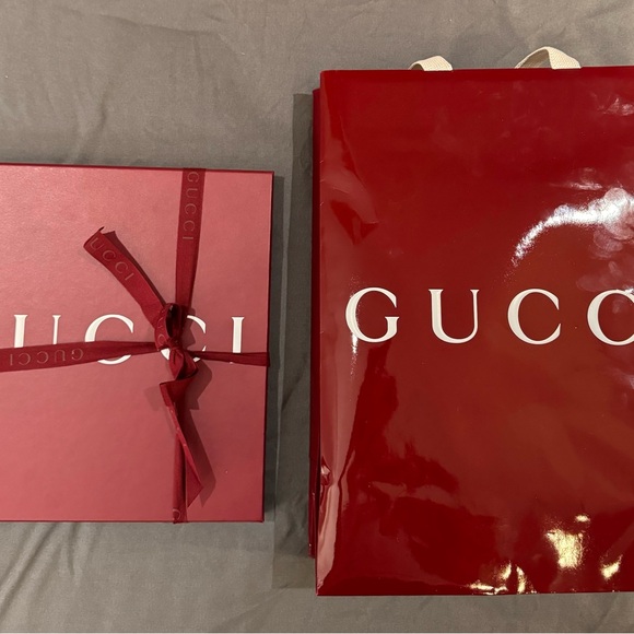 GUCCI NEE Pocket square new collection F/W 24 - Picture 3 of 6